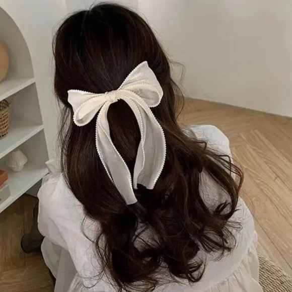 SALE💚 any 3 for $18 💚Elegant Faux Pearl Ribbon Bowknot Decorative Hair Clip - Picture 2 of 4